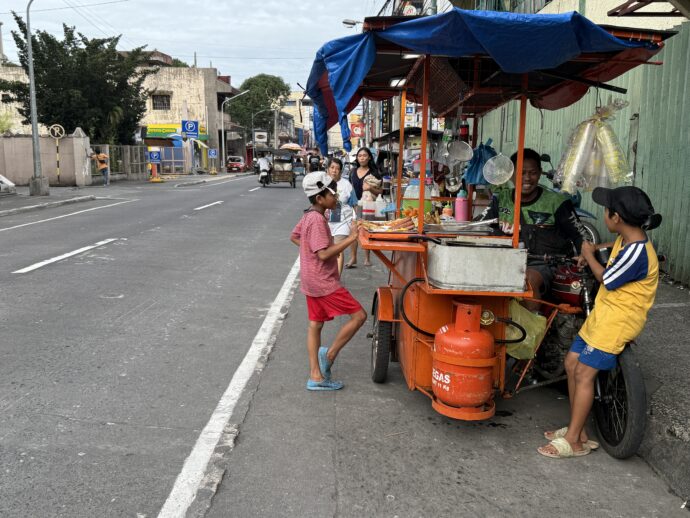 開店準備中の屋台