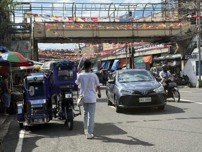 タクシーが到着