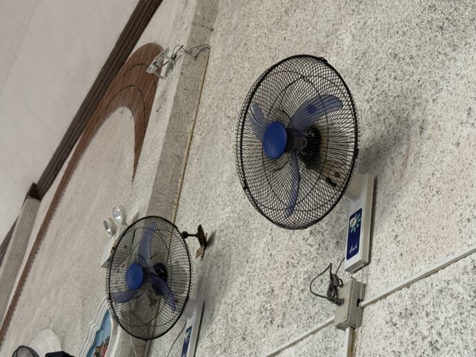 取り付けられた扇風機