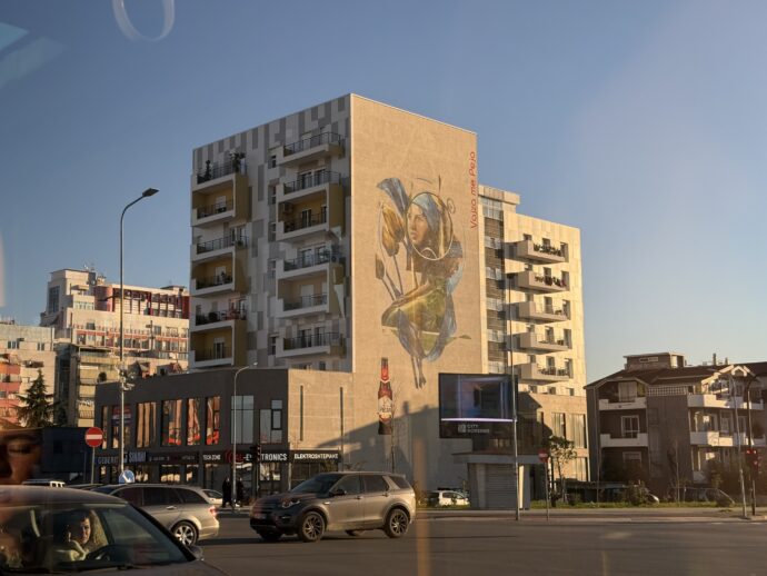 壁画のある建物