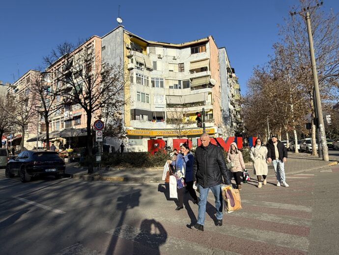 ブリリのレターモニュメント