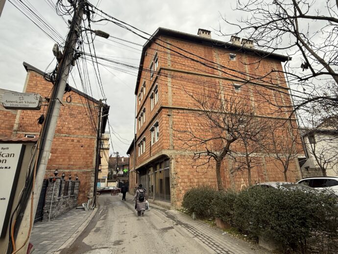 オレンジの建物