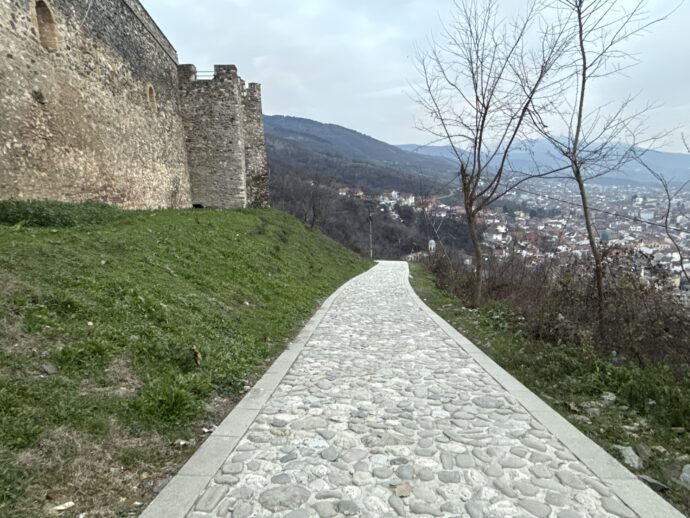 プリズレン城塞の帰り道