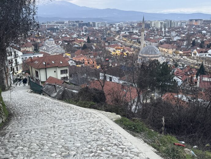 プリズレンの街と道