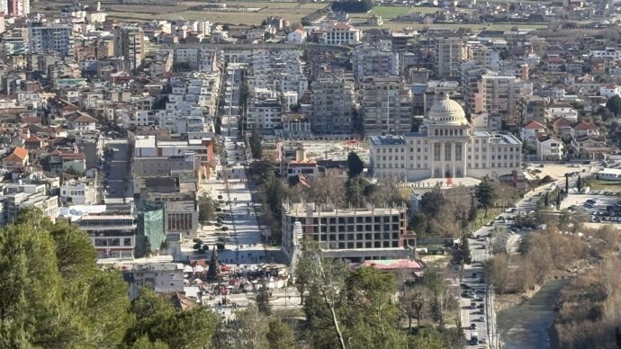 ベラティ城から見下ろすベラトの町