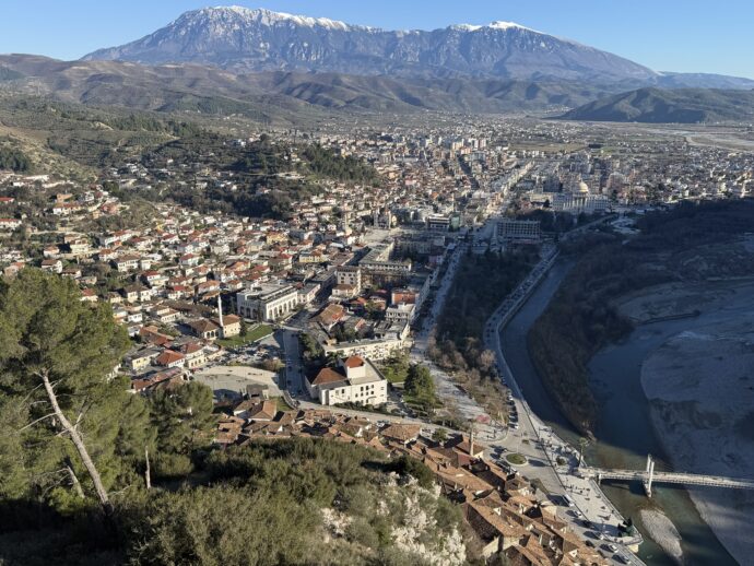 ベラティ城から見下ろすベラトの町