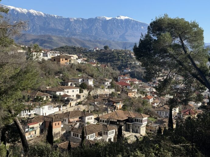 見下ろすベラトの町