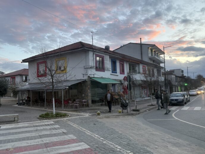 ベラトからフィエリへの道