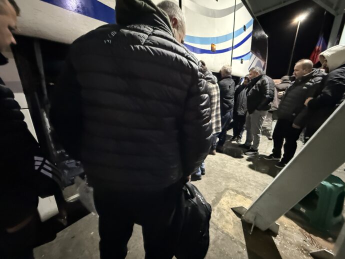 荷物を全て取り出す