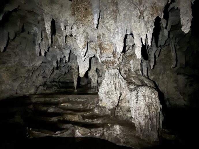ホヨップ＝ホヨパーン・ケーブの鍾乳洞
