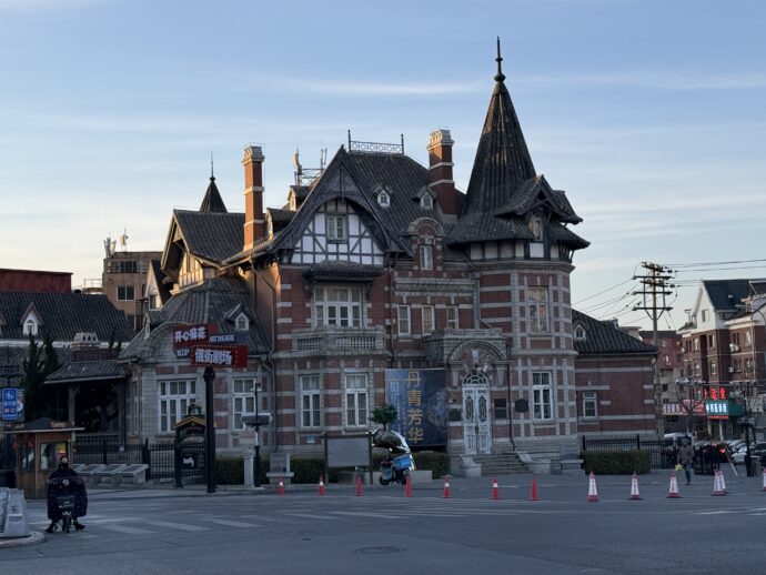 東方歴史芸術展覧館