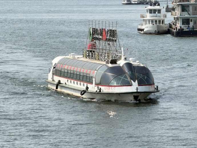 鴨緑江遊覧船