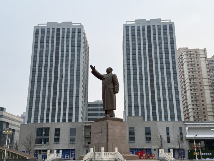 丹東駅の毛沢東像