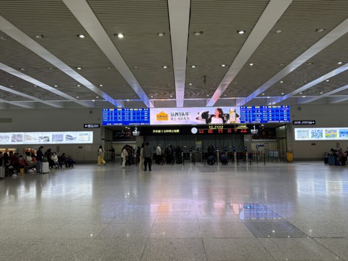 高鉄・丹東駅の構内