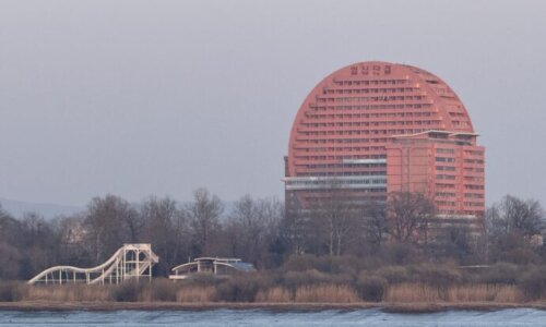 北朝鮮側の建物