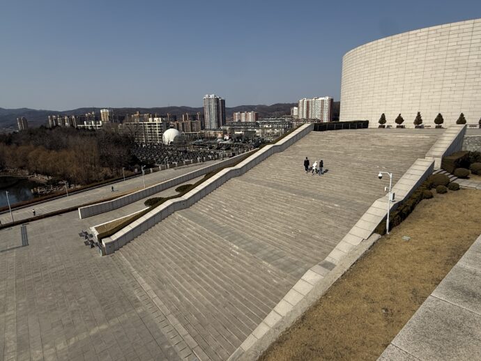 抗美援朝記念塔の階段