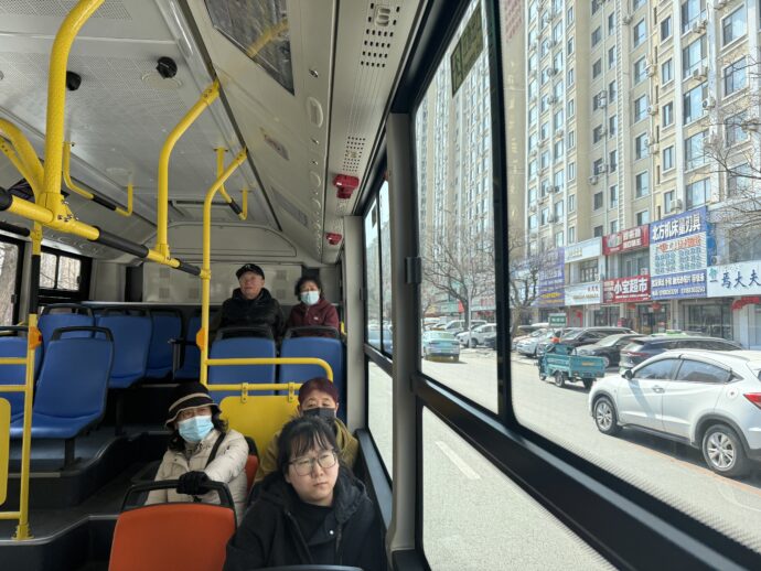 丹東のバス車内