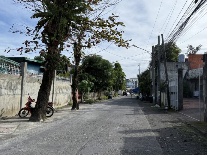 アルバイ地区の路地裏