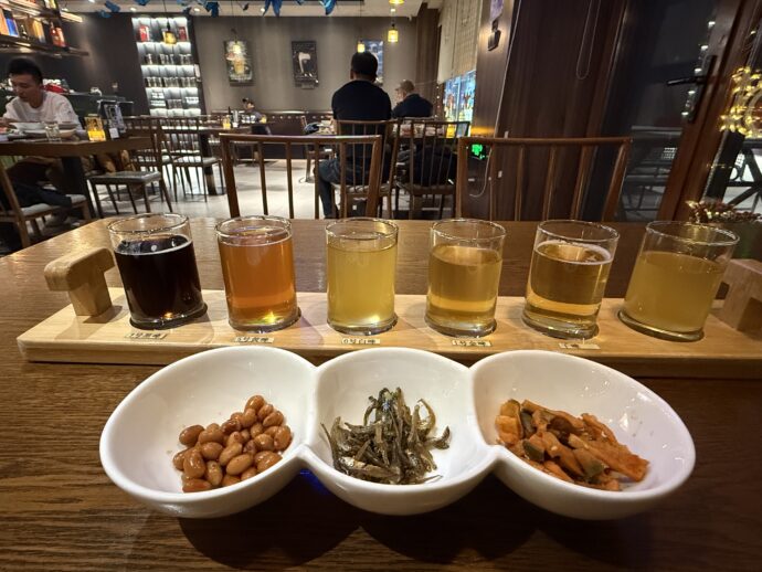 大同江小排 6杯セットとおつまみ