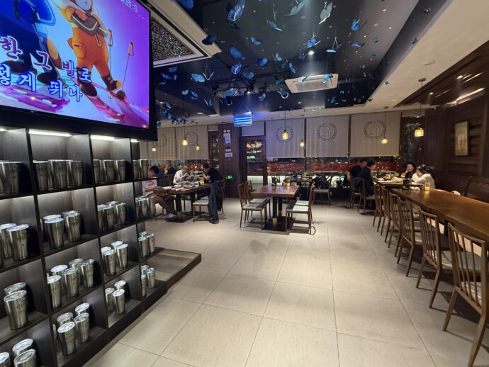 朝鮮3啤酒坊の店内