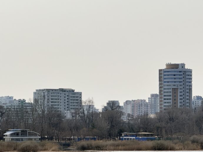 鴨緑江断橋から見える北朝鮮
