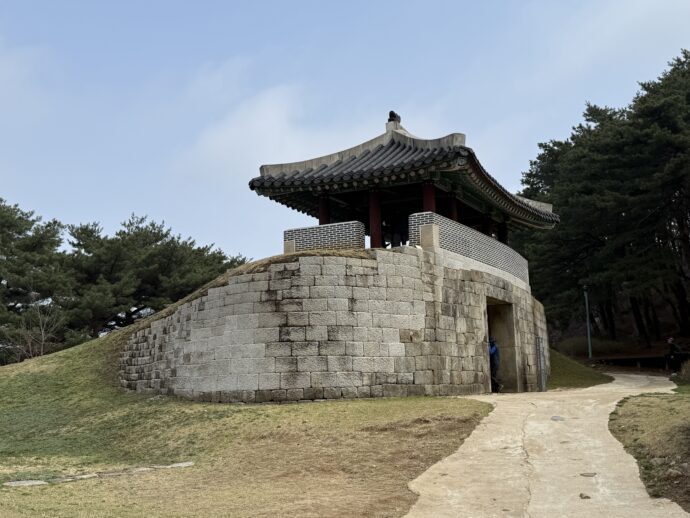 西門（弭虎門）