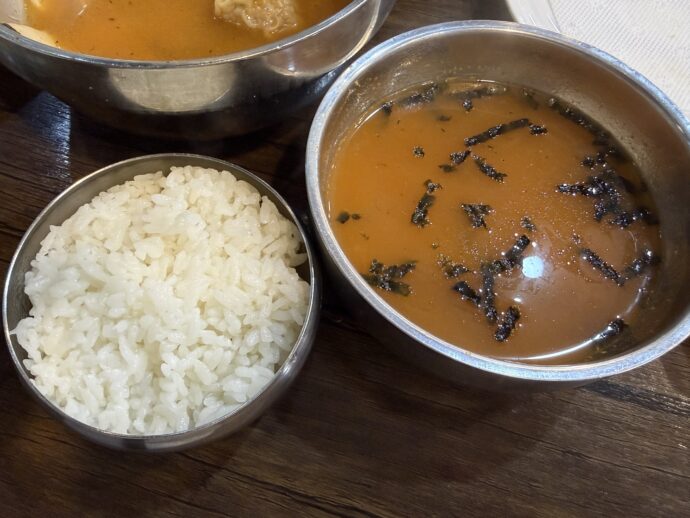唐辛子餃子スープと白飯