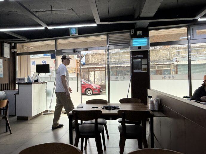 慶州屋きのこチゲ店内