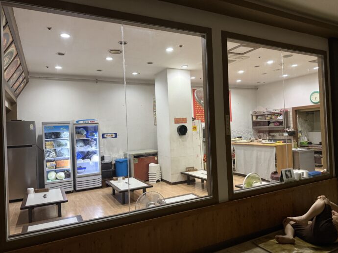 チムジルバンの食堂