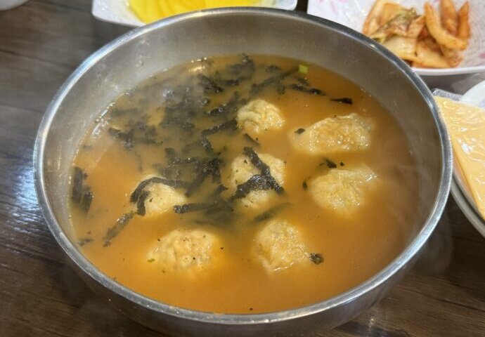 元祖唐辛子餃子スープ屋》