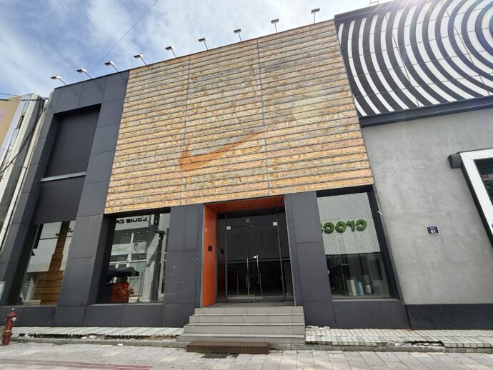 閉店したNIKEショップ