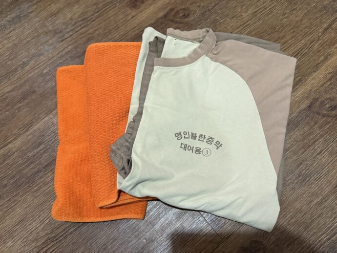 館内着とタオル