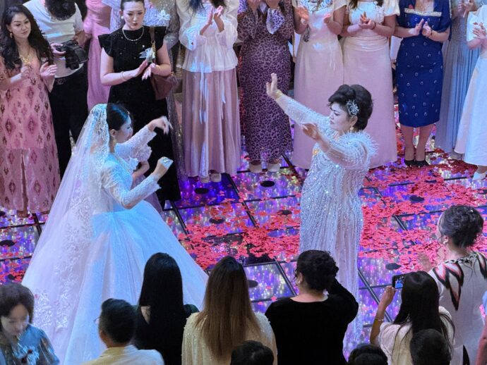 新婦のダンス