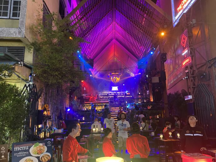 カオサン通りのライブバー