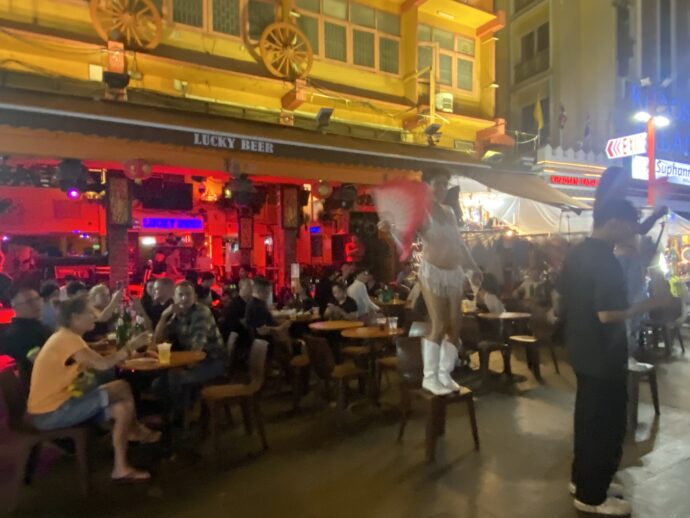 カオサン通りのライブバー