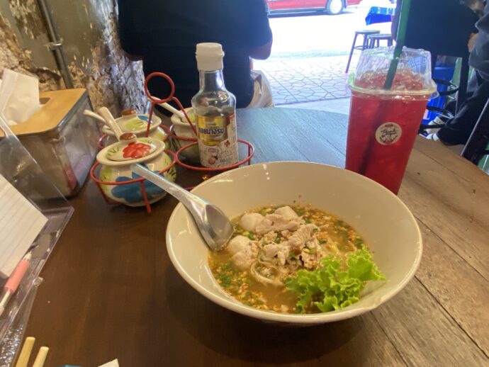 トムヤムヌードル