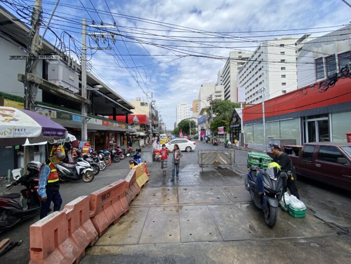 シリラート医学博物館への道