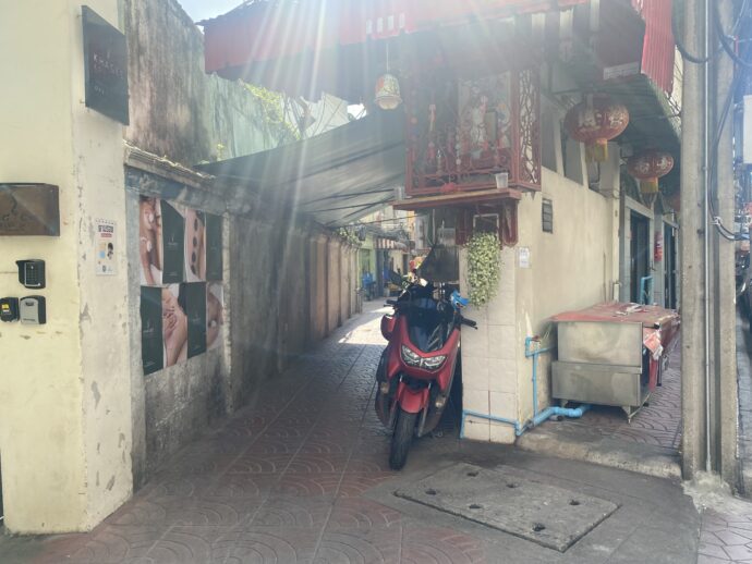 チャイナタウンの路地裏