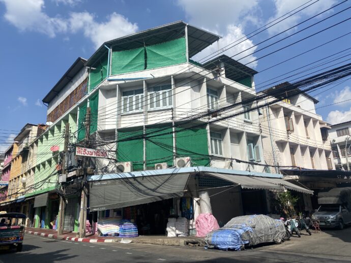 グリーンの建物