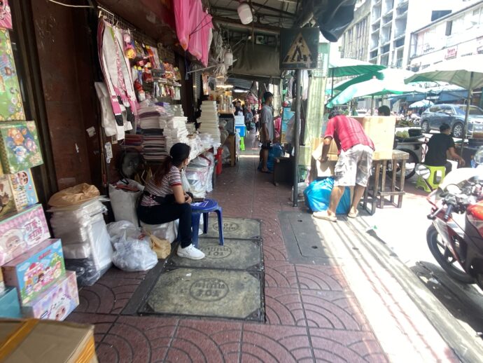 ヤワラート通り