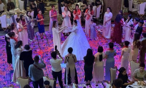 ウイグル族の結婚式