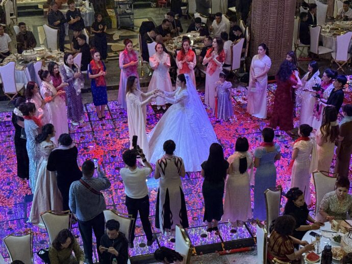 ウイグル族の結婚式