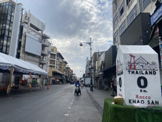 早朝のカオサン通り