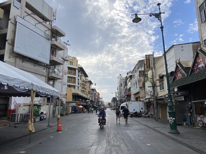 早朝のカオサン通り